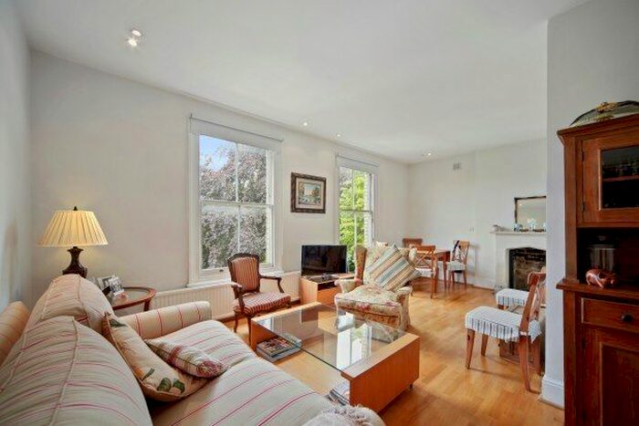 2 Bedroom Flat To Rent In Lingfield Road, London, SW19