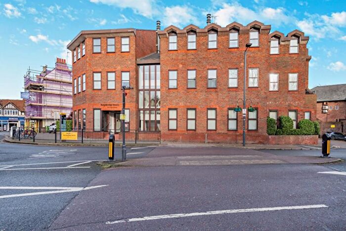 2 Bedroom Flat To Rent In Marsh Road, Pinner, HA5