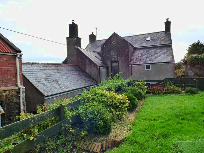 6 Bedroom Detached House For Sale In St. Ishmaels, Haverfordwest, SA62