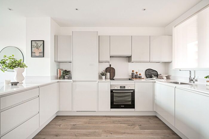 2 Bedroom Flat For Sale In " Bed Apartment" At Silvermere Drive, Stonehill Business Park, London, N18