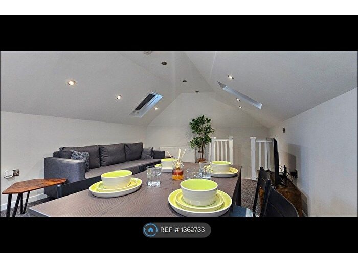 1 Bedroom Detached House To Rent In High Street, Loanhead, EH20