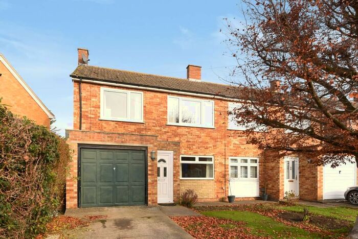 3 Bedroom Semi-Detached House To Rent In Chalgrove, Chalgrove OX44