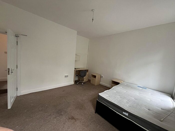 3 Bedroom Semi-Detached House To Rent In Seaford Road, Salford, M6