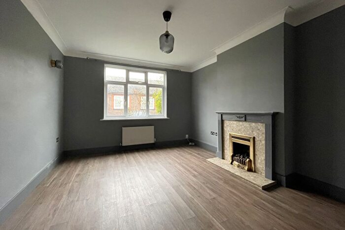 2 Bedroom Maisonette To Rent In St. Dunstans Road, South Norwood, SE25