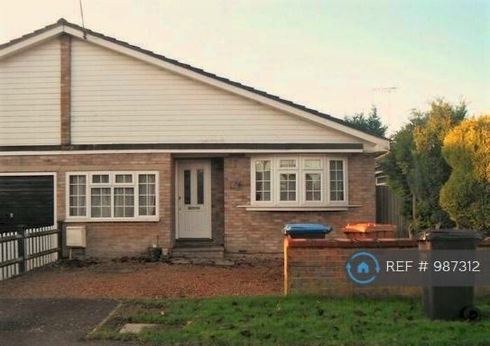3 Bedroom Bungalow To Rent In Knolles Crescent, North Mymms, Hatfield, AL9