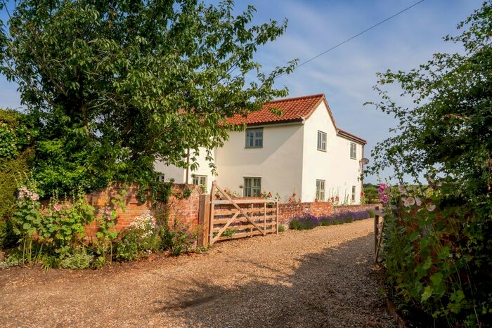 5 Bedroom Farmhouse For Sale In Mill Road, Marsham, Norwich, NR10