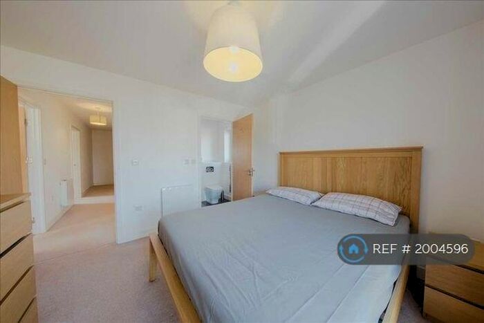 2 Bedroom Flat To Rent In Bessemer Lodge, Oakgrove, Milton Keynes, MK10