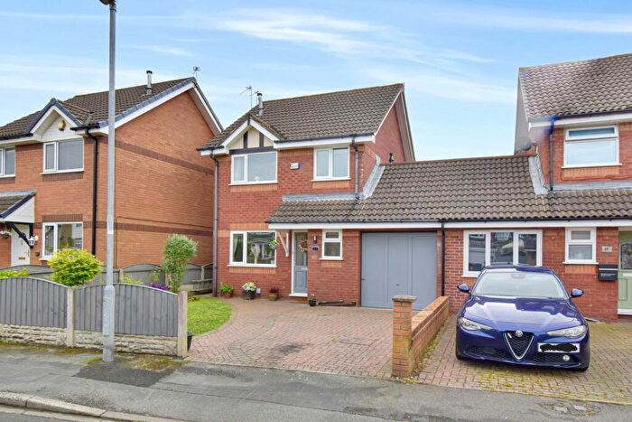 3 Bedroom Link Detached House For Sale In Gorsewood Road, Leyland, PR25