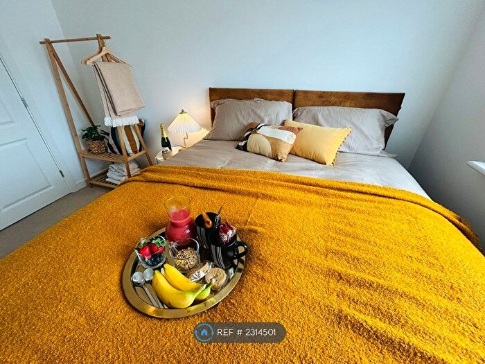 4 Bedroom Semi-Detached House To Rent In Hempton Field Drive, Patchway, Bristol, BS34