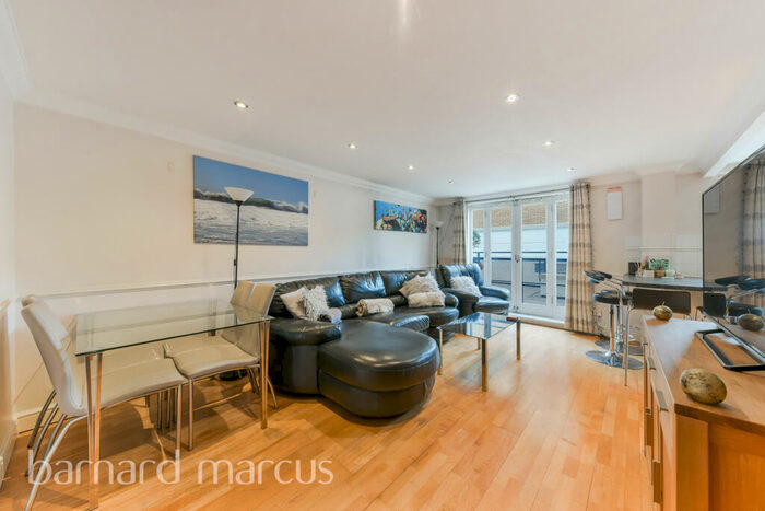2 Bedroom Apartment To Rent In Bridges Court Road, London, SW11