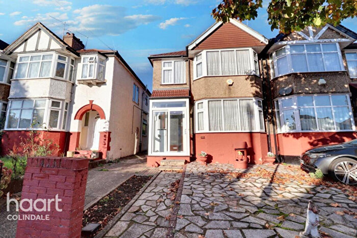 3 Bedroom Semi Detached House For Sale In Lynton Avenue, NW9