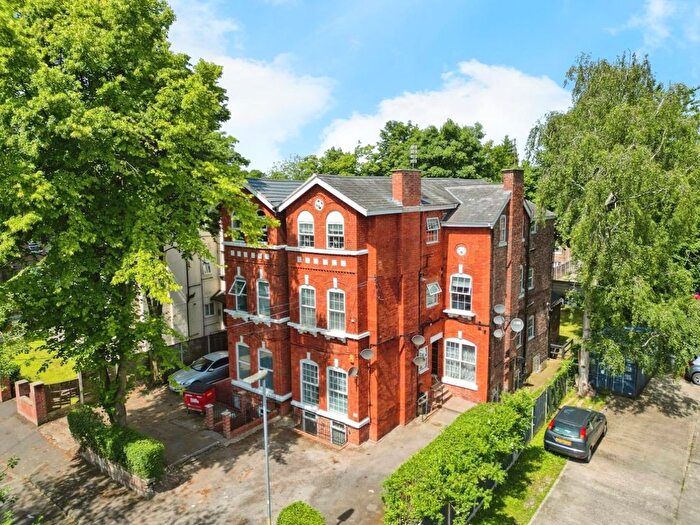 2 Bedroom Flat To Rent In Bennett Road, Crumpsall, Manchester, M8