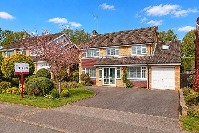 5 Bedroom Detached House To Rent In Ridgewood Drive, Harpenden, Hertfordshire, AL5