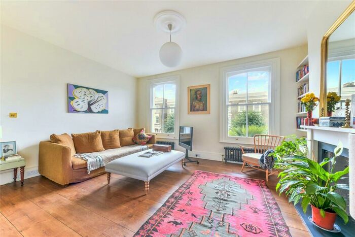 2 Bedroom Maisonette To Rent In Victoria Park Road, London, E9