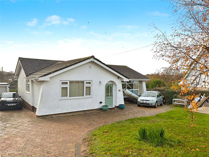 3 Bedroom Bungalow For Sale In Old Road, East Cowes, Isle Of Wight, PO32