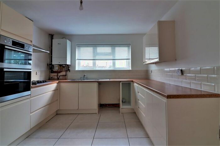 3 Bedroom Property To Rent In Park Parade, Leigh Park, Havant, PO9