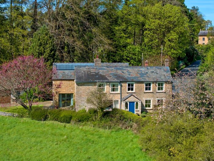 4 Bedroom Detached House For Sale In Fawler Road, Charlbury, Chipping Norton, Oxfordshire, OX7