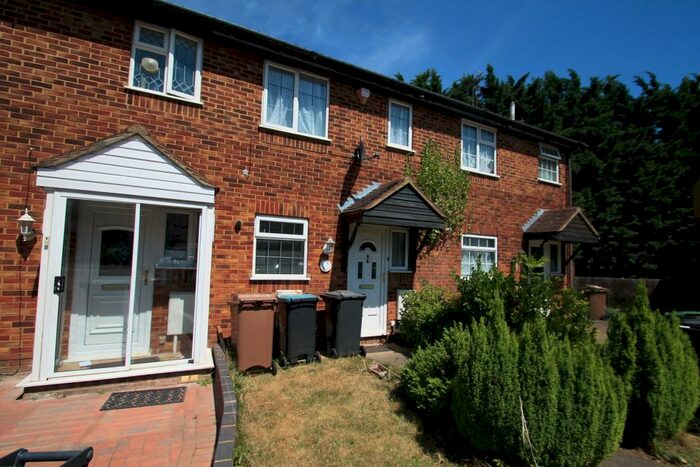 2 Bedroom Cluster House To Rent In Rodeheath, Luton, LU4