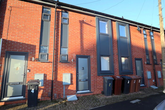2 Bedroom Terraced House To Rent In Bargate, Lincoln, LN5