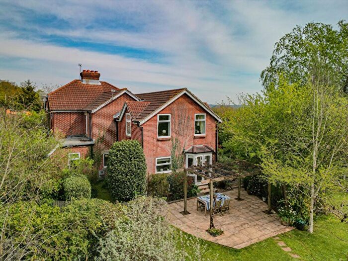 3 Bedroom Semi Detached House For Sale In Botley Road, Bishops Waltham, SO32