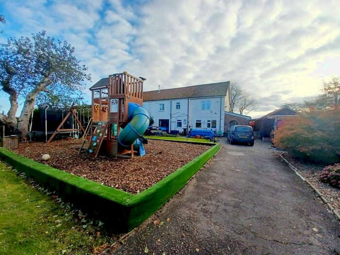 4 Bedroom Cottage For Sale In The Windle, Acle, Norwich, NR13