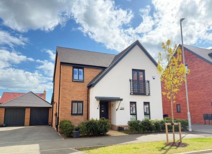 4 Bedroom Detached House For Sale In West Street, Upton, Northampton, NN5