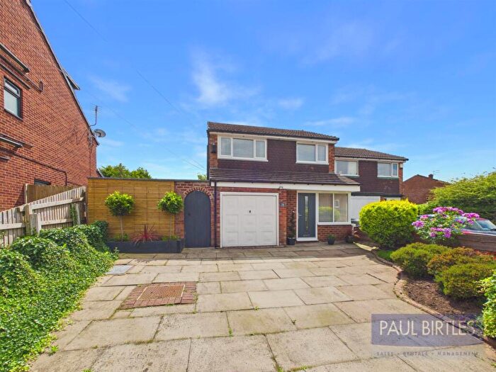 3 Bedroom Detached House For Sale In Bent Lanes, Davyhulme, Trafford, M41