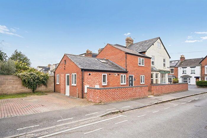 6 Bedroom Semi Detached House To Rent In Leopold Street, OX4