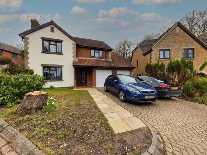 4 Bedroom Detached House To Rent In Tudor Close, Crawley, RH10