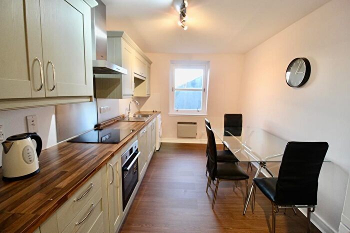 1 Bedroom Flat To Rent In Rose Street, Top Floor, AB10