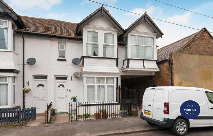 2 Bedroom Flat To Rent In Danesmead Terrace, Margate, Kent, CT9