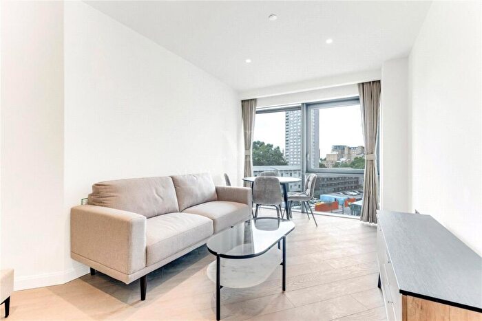 Apartment To Rent In Marsh Wall, Canary Wharf, London, E14