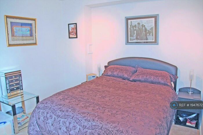 1 Bedroom Flat To Rent In Wapping High St, London, E1W