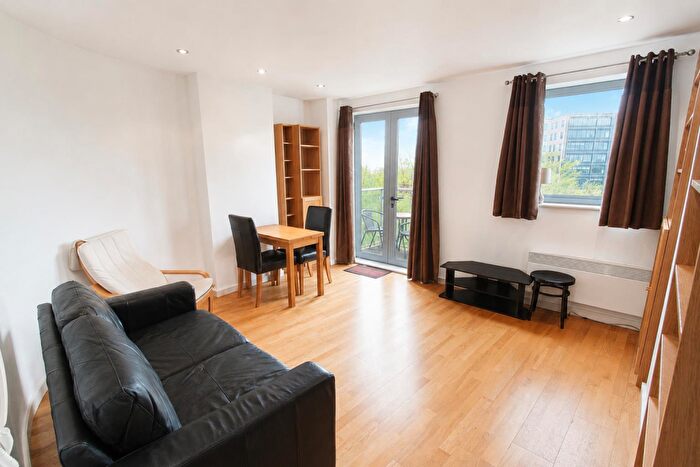 1 Bedroom Flat To Rent In Catalina, City Island, LS12