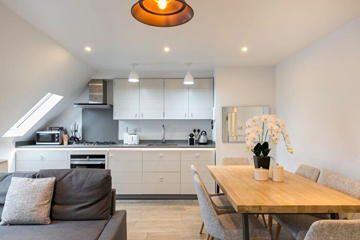 2 Bedroom Flat To Rent In Rathbone Place, London, W1T