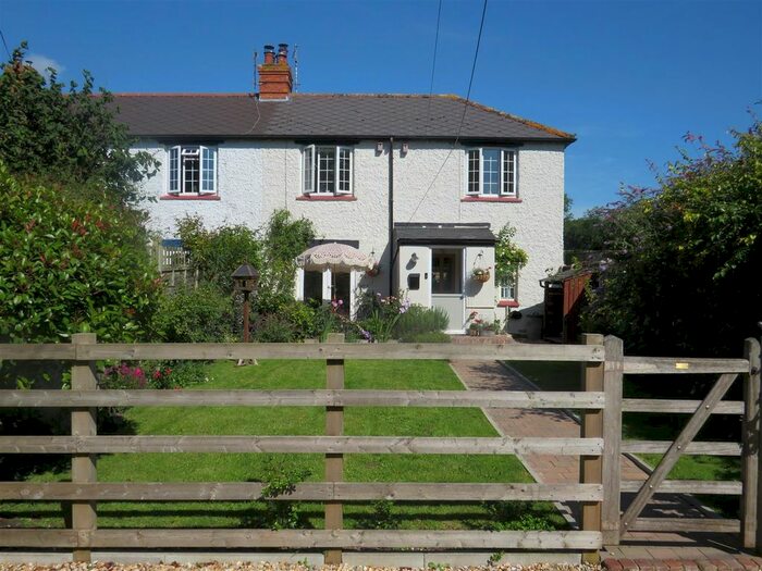 3 Bedroom Property For Sale In Coombe Lane, Enford, Pewsey, SN9