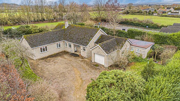 3 Bedroom Bungalow For Sale In Eldon House, Wootton Village, OX1