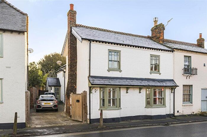 4 Bedroom Semi-Detached House For Sale In Couching Street, Watlington, OX49