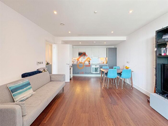 1 Bedroom Flat To Rent In Maine Tower, Harbour Way, London, E14
