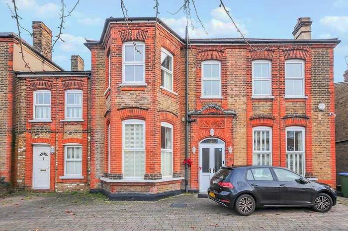 6 Bedroom Semi-Detached House To Rent In Westmount Road, London, SE9
