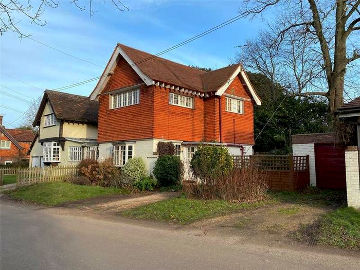 2 Bedroom Semi-Detached House For Sale In Hill Street, Calmore, Southampton, SO40