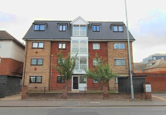 2 Bedroom Maisonette To Rent In The Grays, High Street, Harlington, Middlesex, UB3