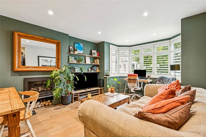 2 Bedroom Apartment To Rent In Endlesham Road, SW12