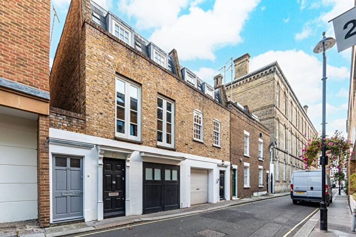 3 Bedroom Property To Rent In Greencoat Place, Westminster, London, SW1P