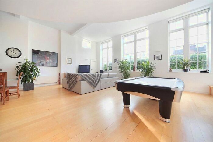 2 Bedroom Flat To Rent In Victorian Heights, Thackeray Road, Battersea, London, SW8