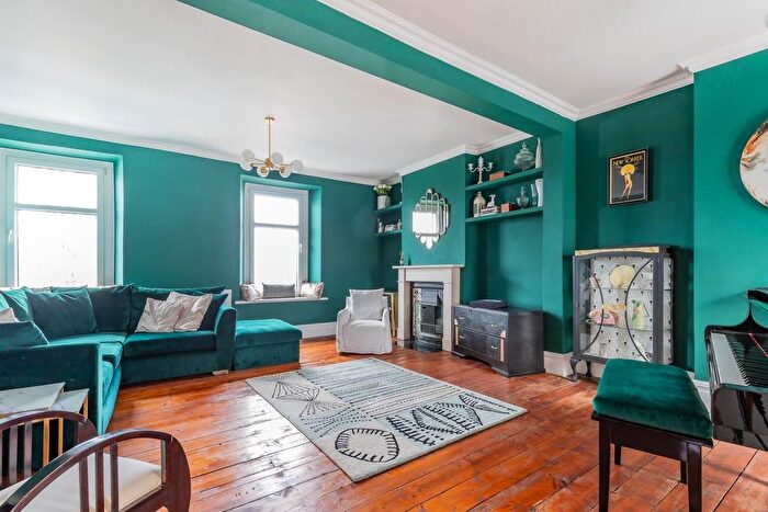 3 Bedroom Terraced House For Sale In Lord Street, Penarth, CF64