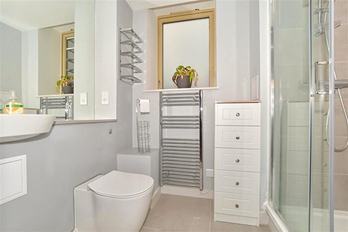 1 Bedroom Flat For Sale In Mill Bay Lane, Horsham, West Sussex, RH12