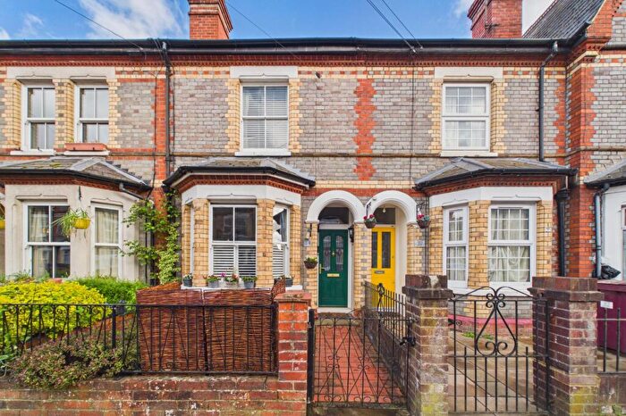 2 Bedroom Terraced House For Sale In Radstock Road, Reading, Berkshire, RG1