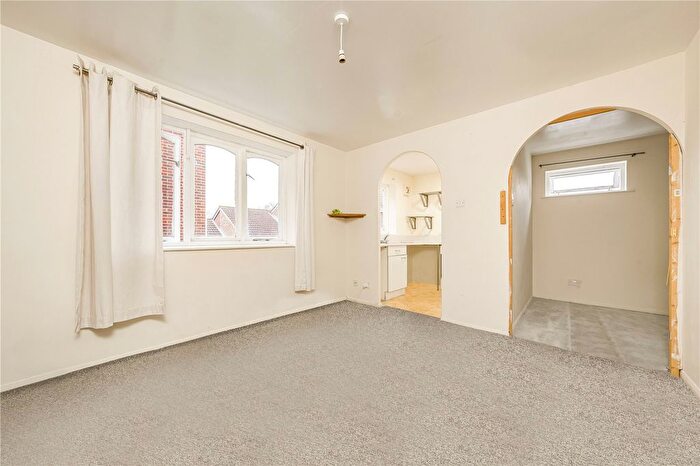 1 Bedroom Flat For Sale In Jasper House, Percy Gardens, Worcester Park, KT4