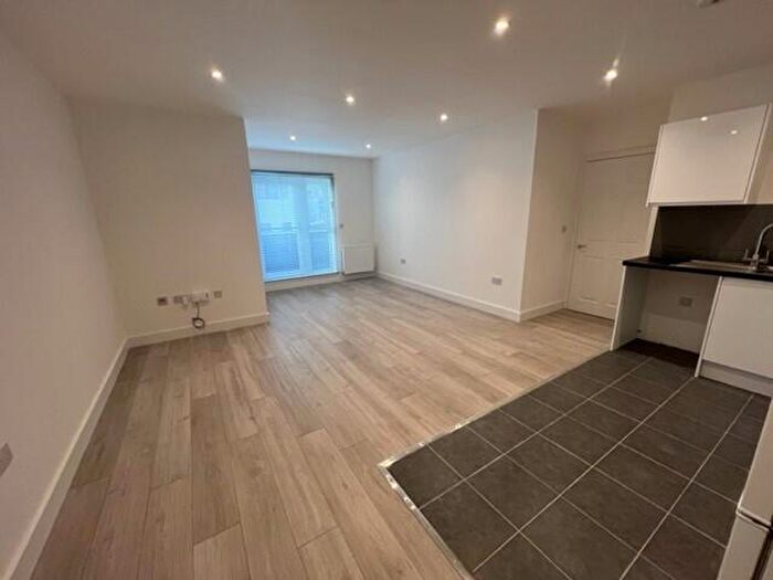 2 Bedroom Flat To Rent In Portswood Road, SO17